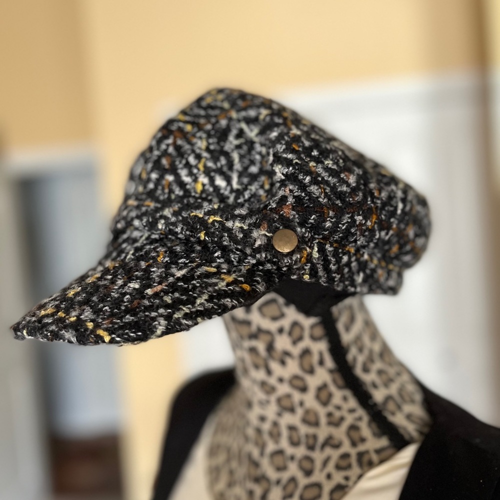 New super cute newsboy type cap